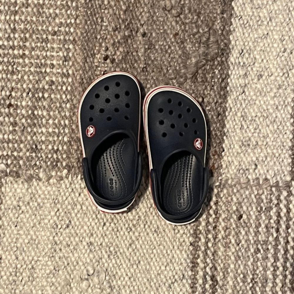 CROCS Kids, navy & red, size 9